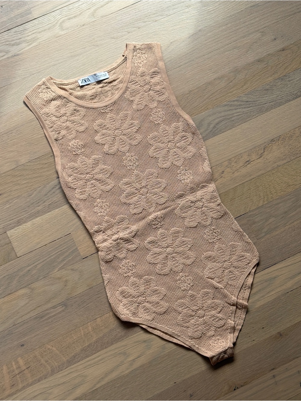 Zara Retro Peach Floral Knit Sleeveless Bodysuit / Size M